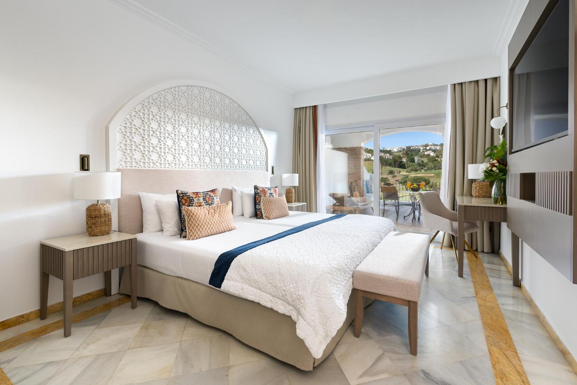Deluxe Double or Twin Room